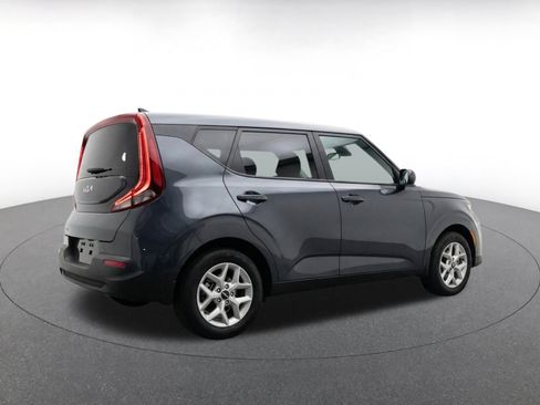 Used 2025 Kia Soul LX w/ LX Technology Package FWD image 9