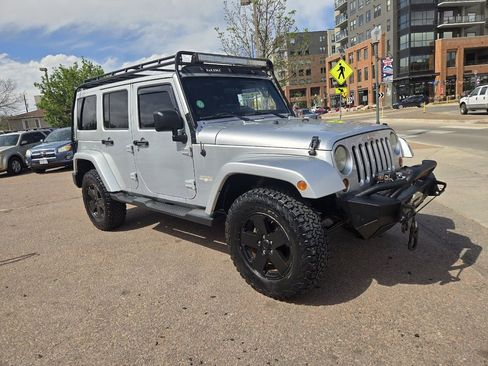 Used 2012 Jeep Wrangler Unlimited Sahara w/ Connectivity Group AWD/4WD image 14
