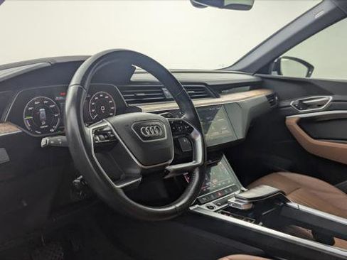 Used 2021 Audi e-tron Premium w/ Convenience Plus Package image 23