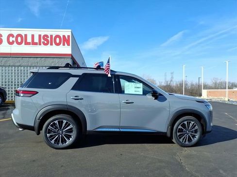 New 2026 Nissan Pathfinder Platinum image 2