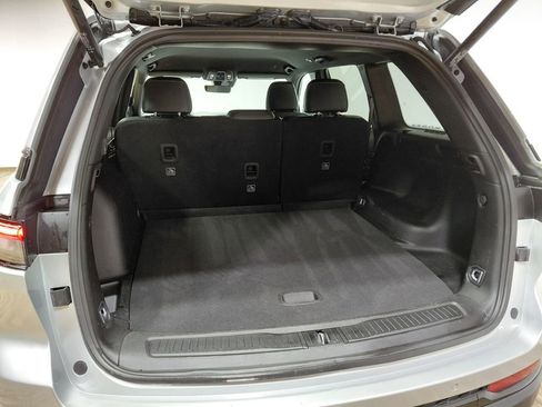 Certified 2025 Jeep Grand Cherokee Altitude image 45