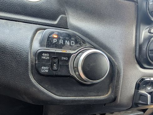 Used 2023 RAM 2500 Tradesman w/ Chrome Appearance Group AWD/4WD image 11