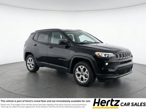 Used 2025 Jeep Compass Latitude image 1