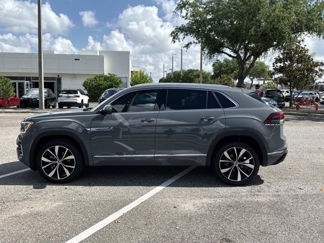 Used 2025 Volkswagen Atlas Cross Sport SEL Premium R-Line AWD/4WD image 6