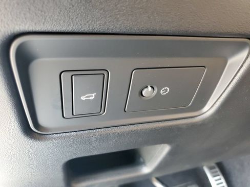 New 2026 Land Rover Discovery Dynamic SE AWD/4WD image 15
