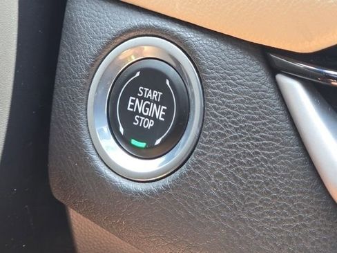 Used 2024 Cadillac XT4 Luxury w/ Cold Weather Package FWD image 14