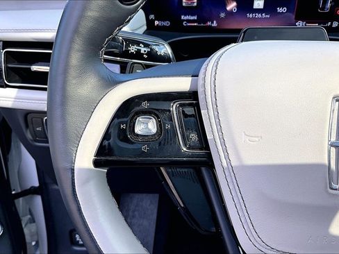 Certified 2025 Lincoln Aviator Reserve w/ Equipment Group 201A image 18
