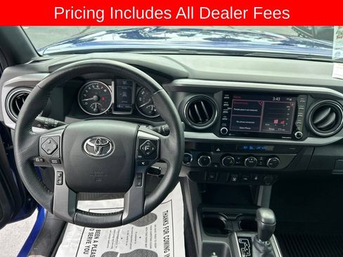 Used 2022 Toyota Tacoma TRD Off-Road AWD/4WD image 5