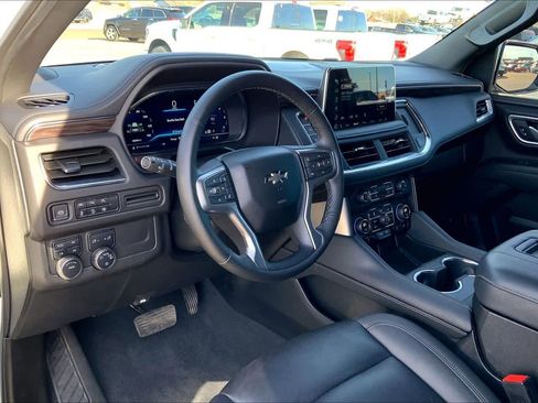 Used 2024 Chevrolet Tahoe Z71 w/ Luxury Package image 17