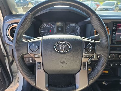 Used 2023 Toyota Tacoma TRD Off-Road w/ Technology Package AWD/4WD image 20