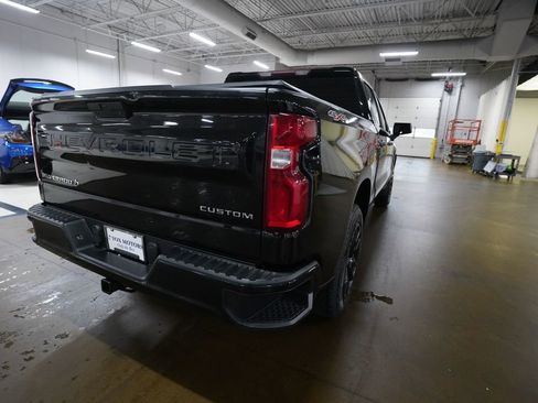 Used 2019 Chevrolet Silverado 1500 Custom w/ Custom Convenience Package image 13