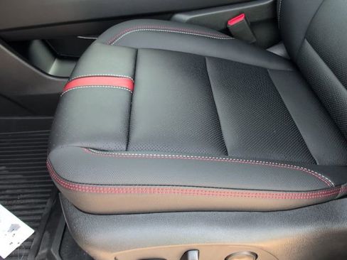 New 2026 Chevrolet Traverse RS w/ LPO, Floor Liner Package image 15