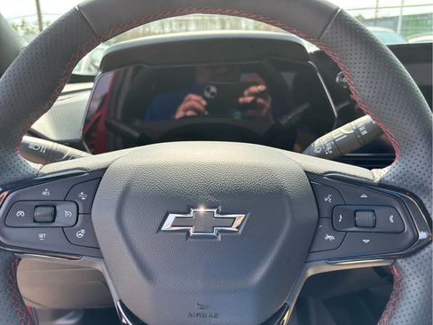 Certified 2024 Chevrolet Trax RS w/ Sunroof Package image 11