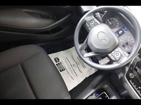 Used 2023 Toyota Corolla LE image 21