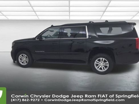 Used 2017 Chevrolet Suburban LT image 9