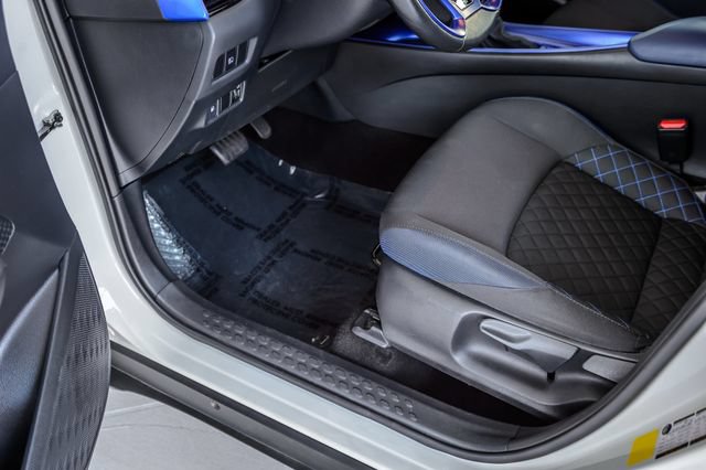 Used 2020 Toyota C-HR XLE FWD image 37