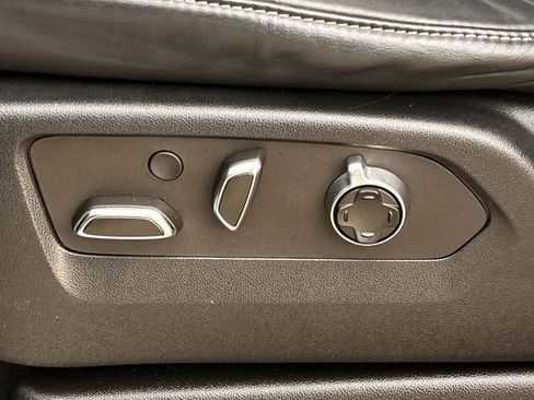 Used 2022 Cadillac Escalade ESV Premium Luxury Platinum image 25