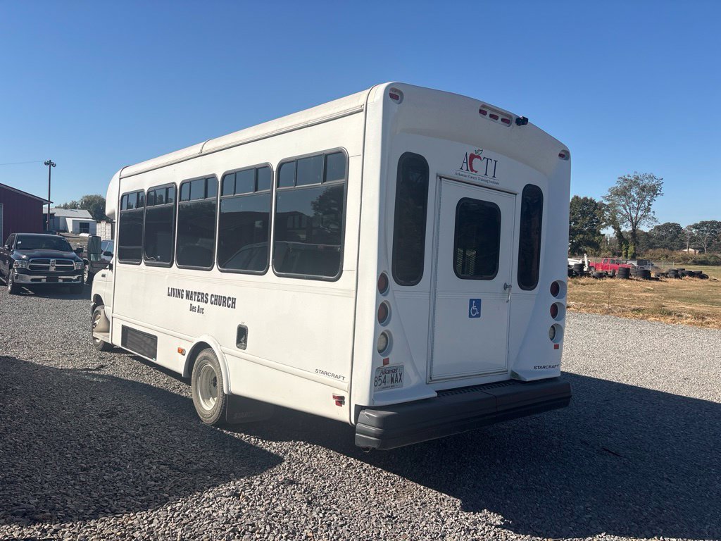 Used 2016 Ford E-450 and Econoline 450 Super Duty w/ Shuttle Bus Prep Package RWD image 4