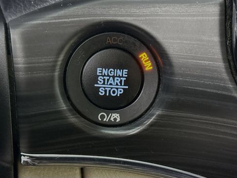 Used 2020 Jeep Grand Cherokee Limited w/ Premium Lighting Group image 21