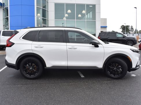 Certified 2024 Honda CR-V Sport image 9