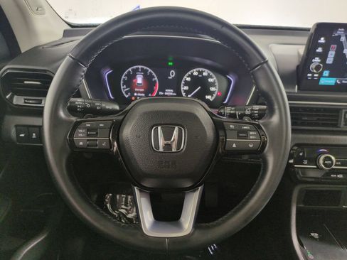 Certified 2025 Honda Pilot Touring image 18
