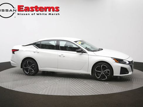 Used 2025 Nissan Altima 2.5 SR AWD/4WD image 44