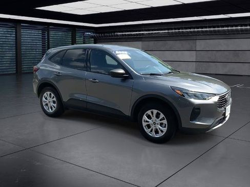 Certified 2025 Ford Escape Active AWD/4WD image 2