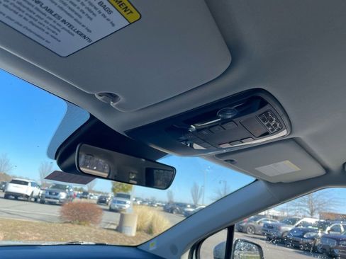 New 2026 Kia Carnival EX FWD image 20