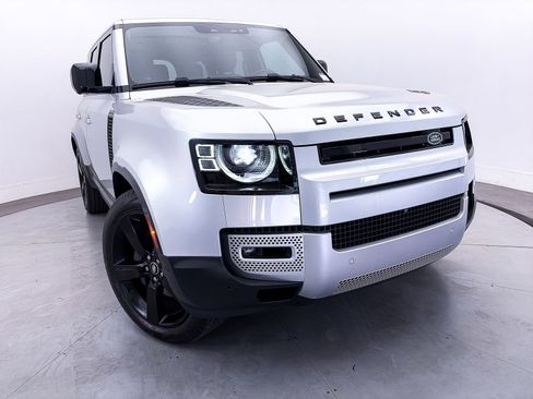 Used 2023 Land Rover Defender 110 SE AWD/4WD image 9