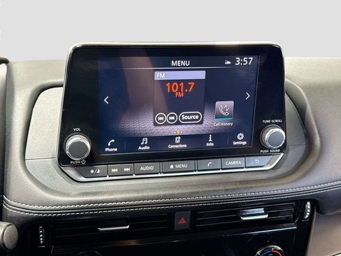 Used 2022 Nissan Rogue SV image 22