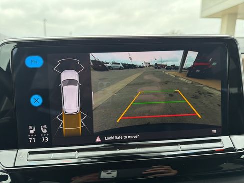 Used 2024 Volkswagen Atlas SE image 32