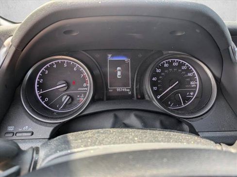 Used 2021 Toyota Camry SE FWD image 7