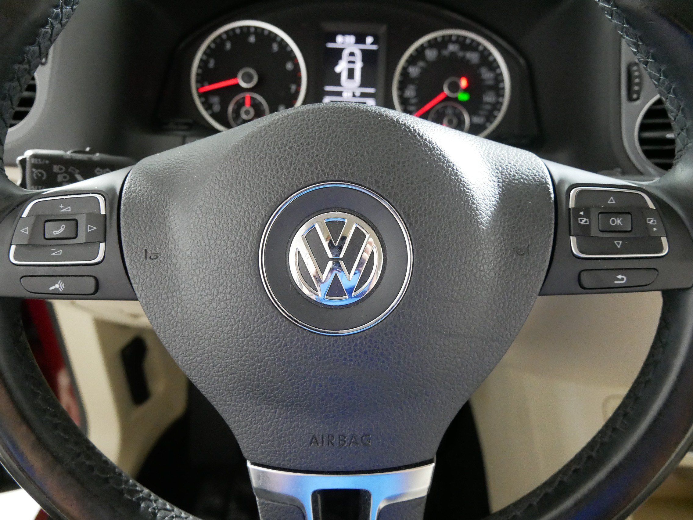 Used 2016 Volkswagen Tiguan S FWD image 25