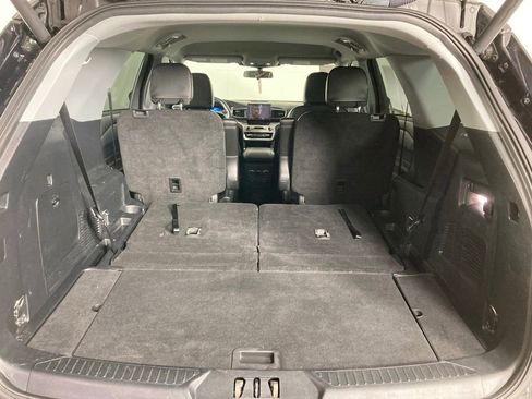 Used 2023 Ford Explorer XLT w/ Equipment Group 202A image 23