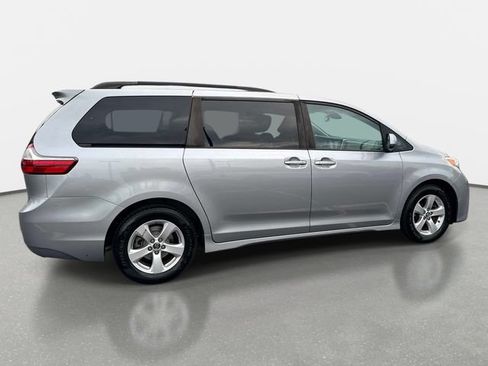 Used 2018 Toyota Sienna LE FWD image 6