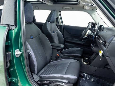 Certified 2025 MINI Cooper S image 27