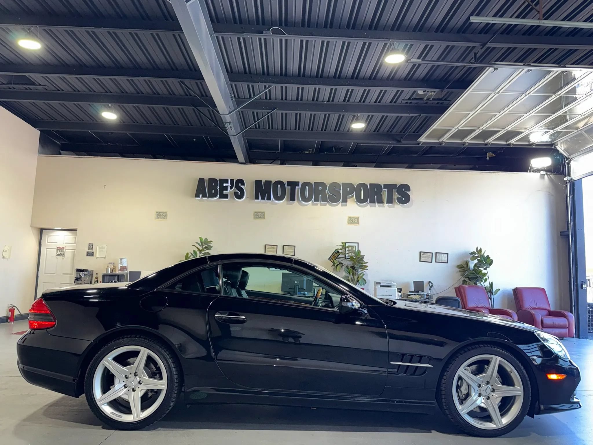 Used 2009 Mercedes-Benz SL 550 image 7