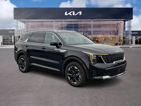 Certified 2025 Kia Sorento S w/ Panoramic Sunroof Package AWD/4WD image 1