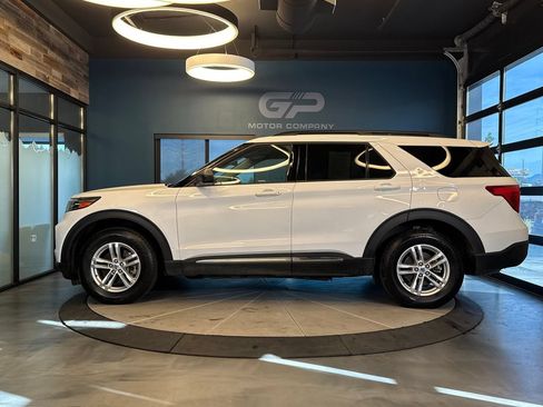 Used 2023 Ford Explorer XLT w/ Equipment Group 202A AWD/4WD image 6