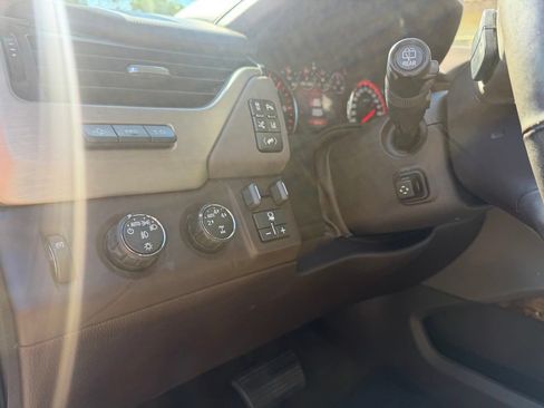 Used 2015 GMC Yukon Denali w/ Touring Package AWD/4WD image 22