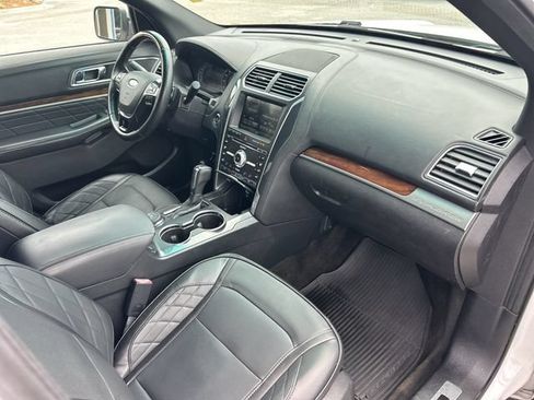 Used 2016 Ford Explorer Platinum AWD/4WD image 36