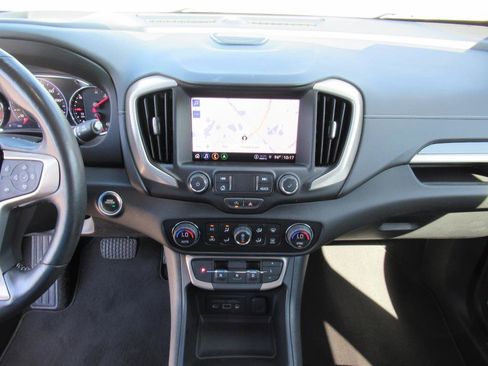 Used 2022 GMC Terrain Denali image 19