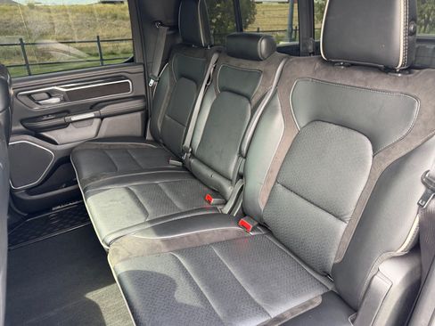 Used 2022 RAM 1500 Laramie AWD/4WD image 17