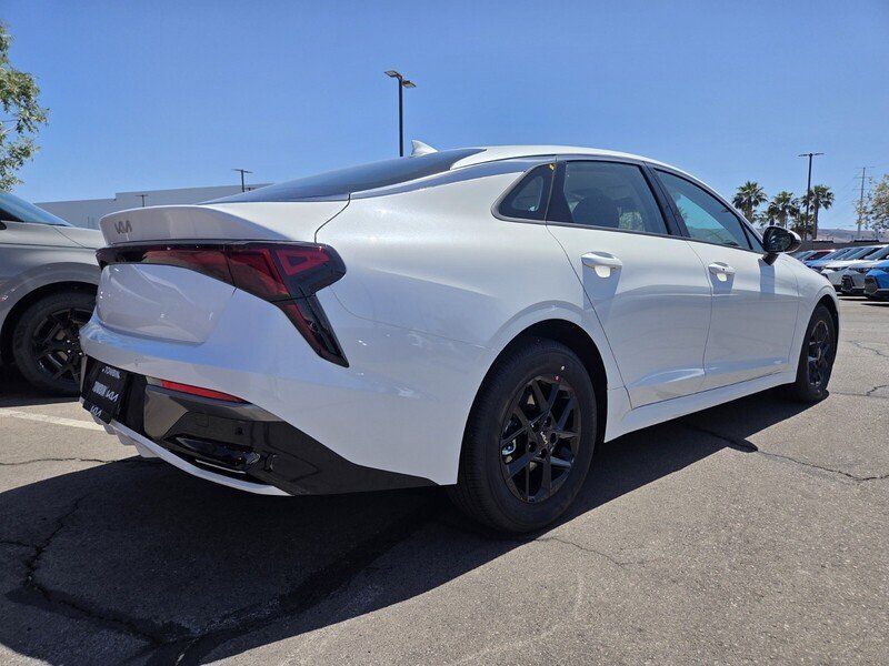 New 2026 Kia K5 LXS FWD image 3