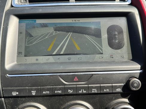 Used 2019 Jaguar E-PACE R-Dynamic SE image 29