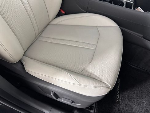 Used 2025 Hyundai Sonata Limited FWD image 37
