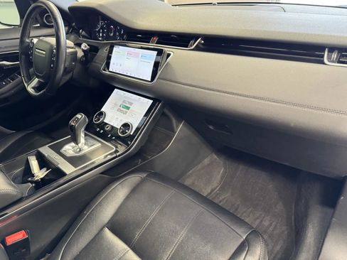 Used 2020 Land Rover Range Rover Evoque SE image 5