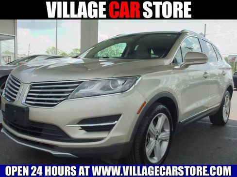 Used 2017 Lincoln MKC Premiere FWD image 1