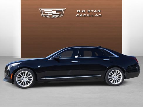 Used 2018 Cadillac CT6 AWD image 2
