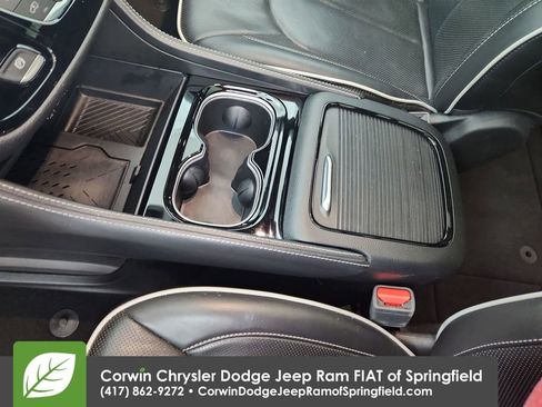 Used 2025 Chrysler Pacifica Limited FWD image 30